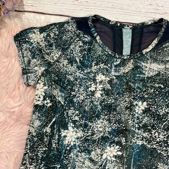 Lululemon Wildwood White Multi-color/Nocturnal Teal Seek The Heat Shirt - Picture 8 of 11